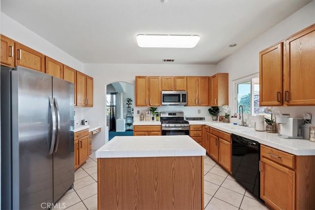 4903 Edmonton, Fontana, CA 92336