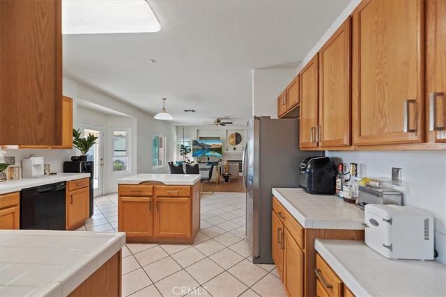 4903 Edmonton, Fontana, CA 92336