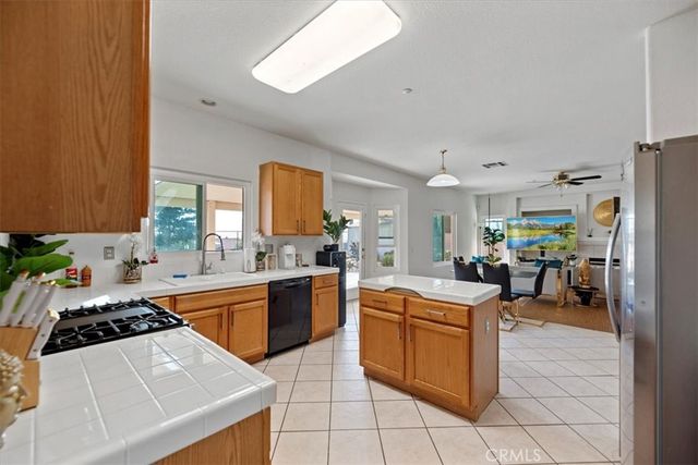 4903 Edmonton, Fontana, CA 92336
