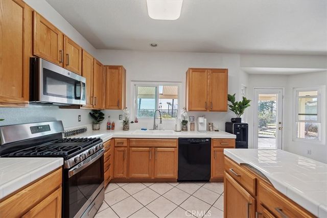 4903 Edmonton, Fontana, CA 92336