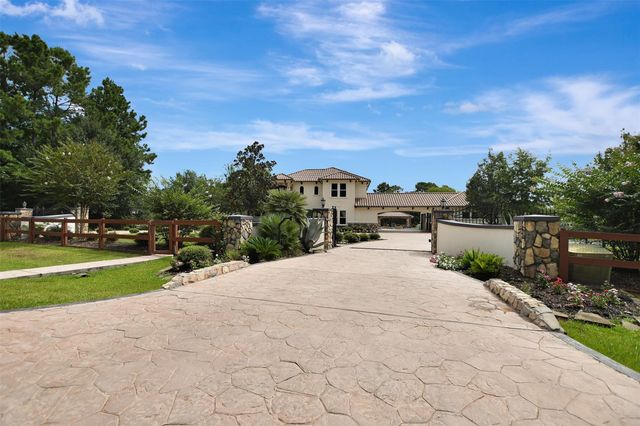 20 Lakefield Boulevard, Magnolia, TX 77355