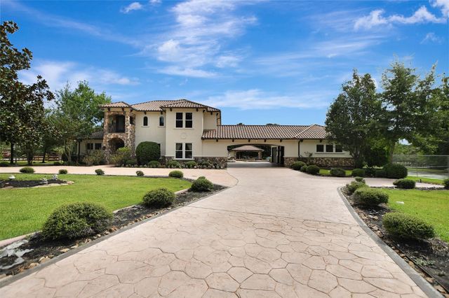 20 Lakefield Boulevard, Magnolia, TX 77355