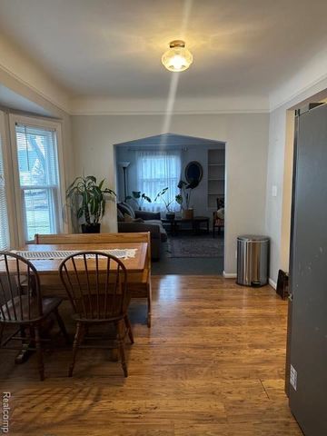 2970 Geneva Street, Dearborn, MI 48124