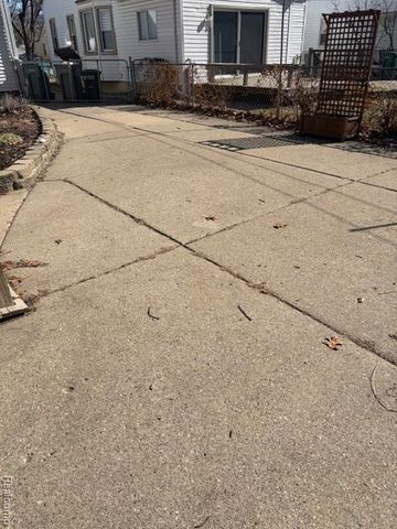 2970 Geneva Street, Dearborn, MI 48124