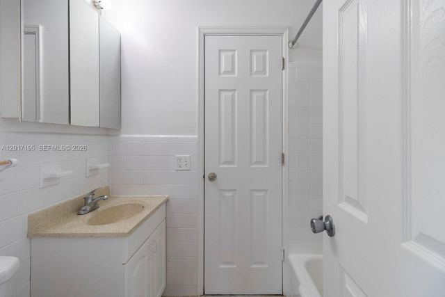1790 Harbour Inlet Dr. 2A, Fort Lauderdale, FL 33316
