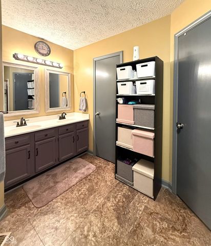 1069 Redwood Drive, Brownsburg, IN 46112