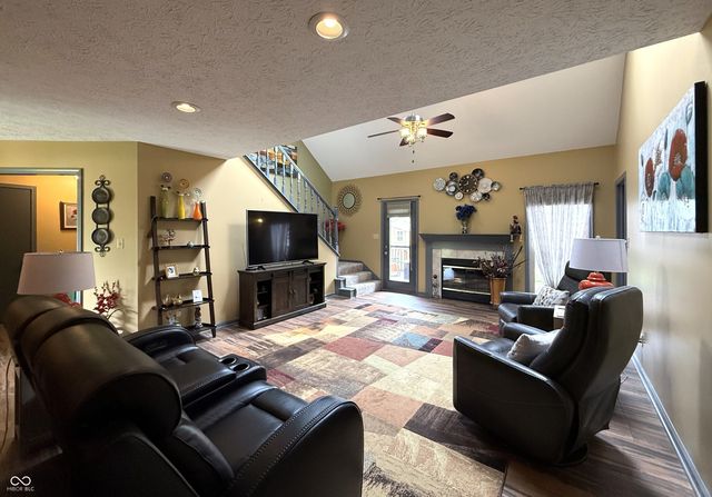 1069 Redwood Drive, Brownsburg, IN 46112