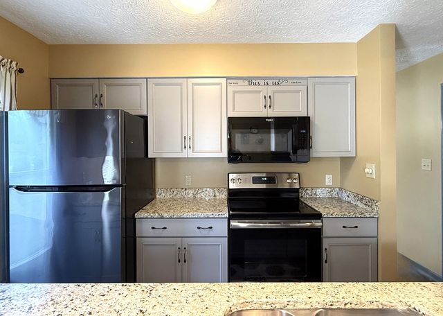 1069 Redwood Drive, Brownsburg, IN 46112