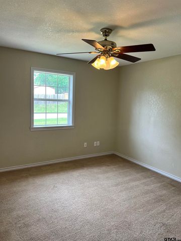 1002 S Boyd, Lindale, TX 75771