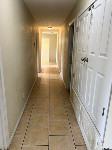 1002 S Boyd, Lindale, TX 75771