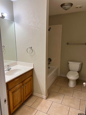 1002 S Boyd, Lindale, TX 75771