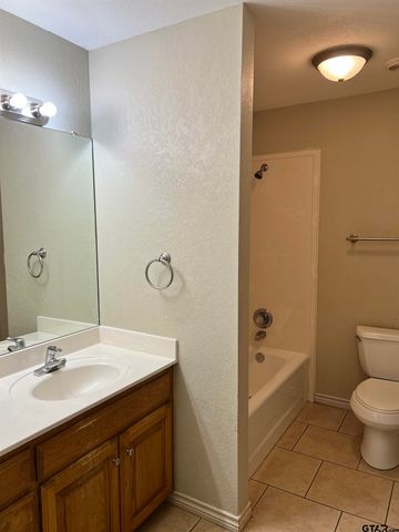 1002 S Boyd, Lindale, TX 75771