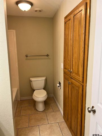 1002 S Boyd, Lindale, TX 75771