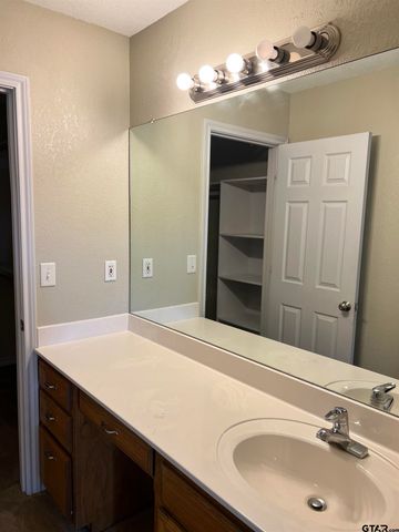 1002 S Boyd, Lindale, TX 75771