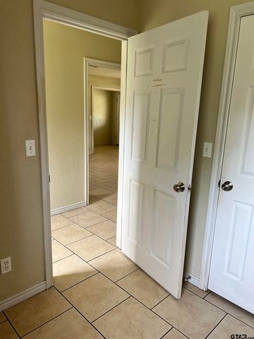 1002 S Boyd, Lindale, TX 75771