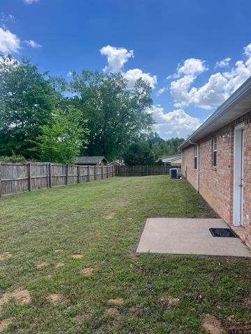 1002 S Boyd, Lindale, TX 75771