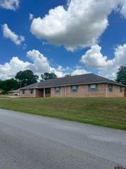 1002 S Boyd, Lindale, TX 75771