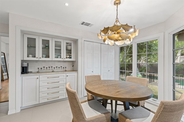 3708 Cresthaven Terrace, Fort Worth, TX 76107