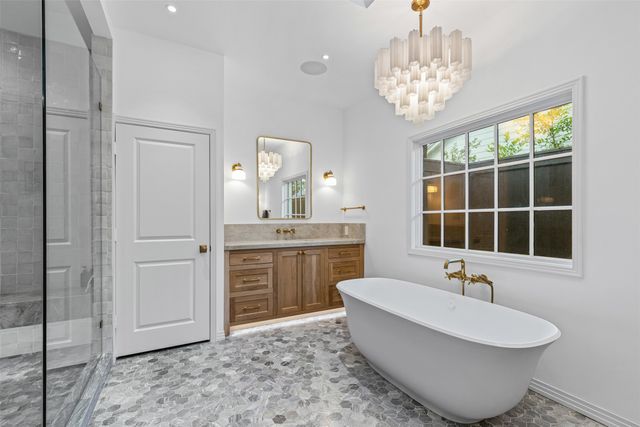 3708 Cresthaven Terrace, Fort Worth, TX 76107