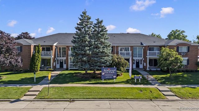 2400 Parmenter Boulevard 104, Royal Oak, MI 48073