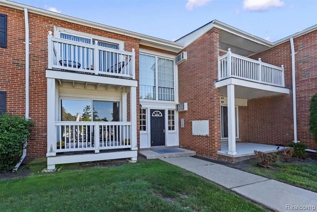 2400 Parmenter Boulevard 104, Royal Oak, MI 48073