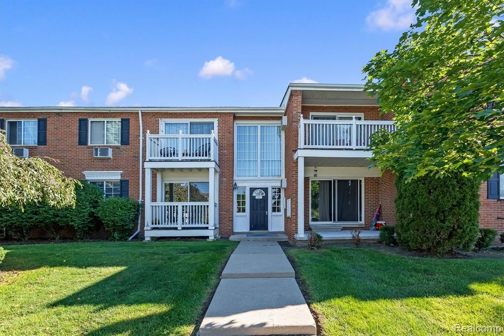 2400 Parmenter Boulevard 104, Royal Oak, MI 48073