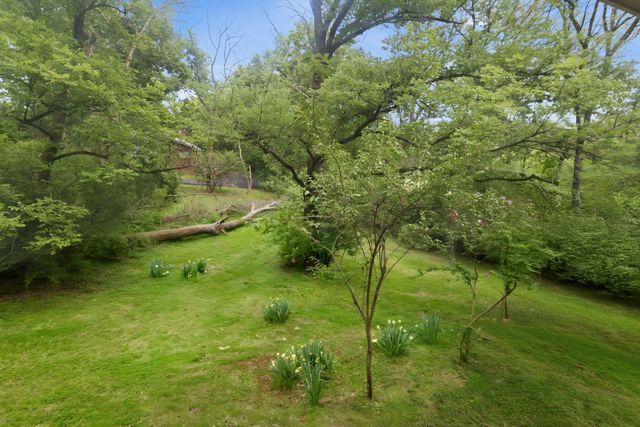 827 Redwood Dr, Nashville, TN 37220