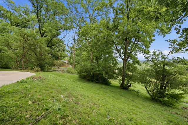 827 Redwood Dr, Nashville, TN 37220