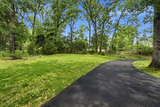 827 Redwood Dr, Nashville, TN 37220