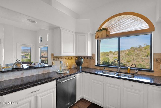 13013 N PANORAMA Drive 221, Fountain Hills, AZ 85268