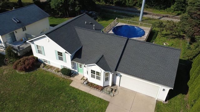 2591 W Pine Lane, Holland, MI 49424