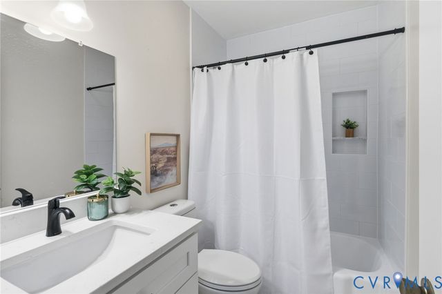 1946 Bishop St, Petersburg, VA 23805