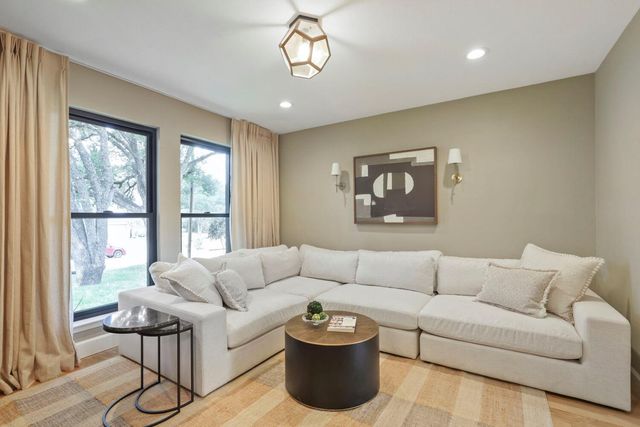 4103 Oak Creek DR, Austin, TX 78727
