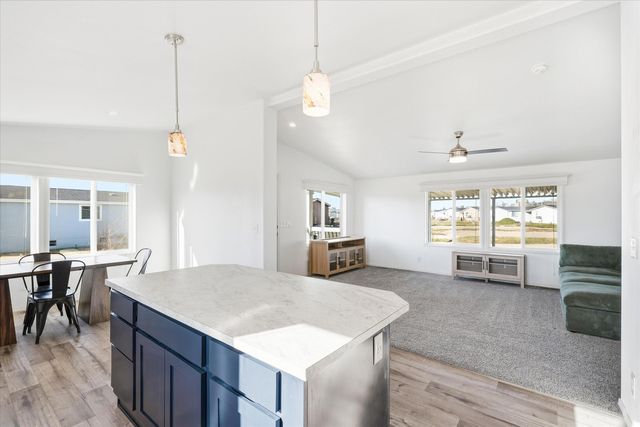 300 Luman Road 197, Phoenix, OR 97535