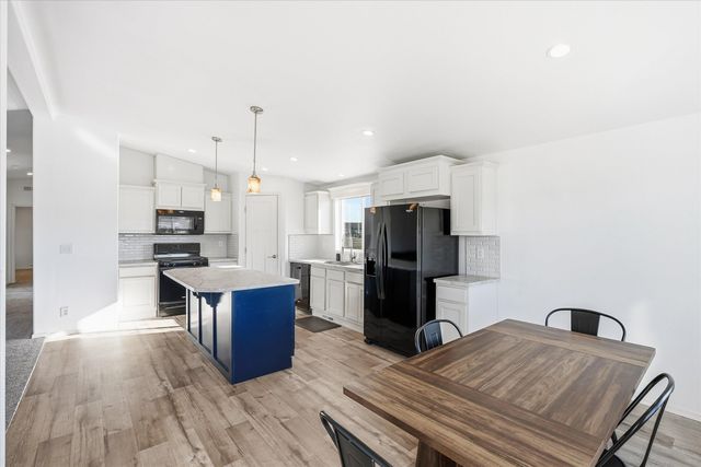 300 Luman Road 197, Phoenix, OR 97535