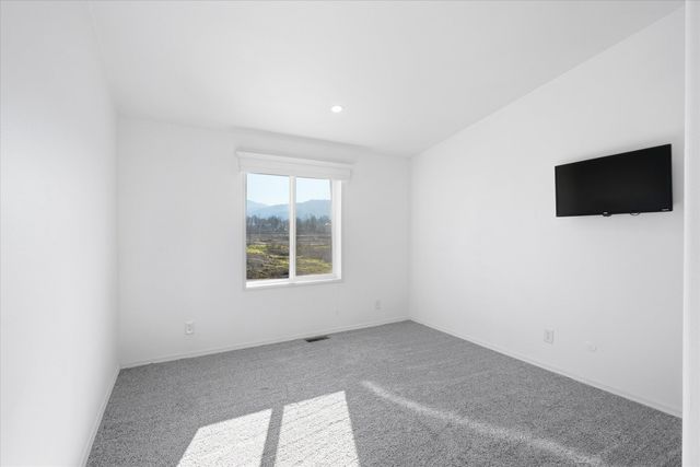 300 Luman Road 197, Phoenix, OR 97535