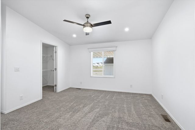 300 Luman Road 197, Phoenix, OR 97535