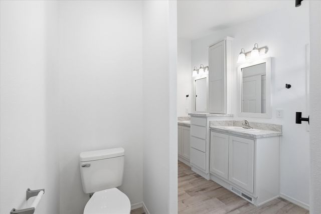 300 Luman Road 197, Phoenix, OR 97535