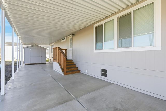 300 Luman Road 197, Phoenix, OR 97535