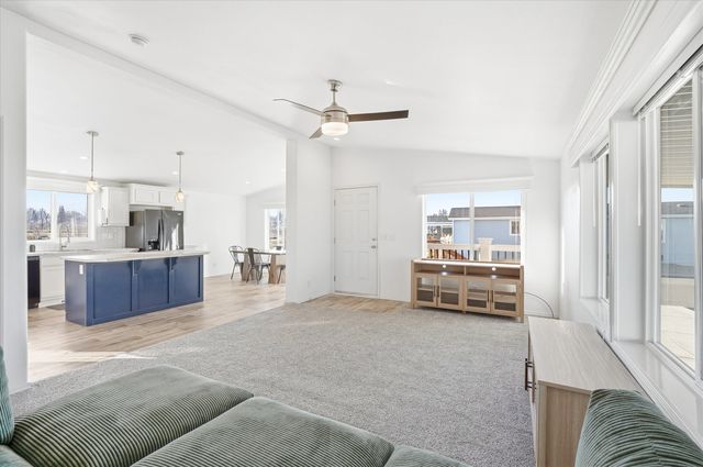 300 Luman Road 197, Phoenix, OR 97535