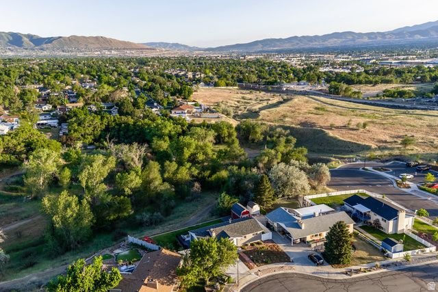 318 E DAVID CIR, Sandy, UT 84070