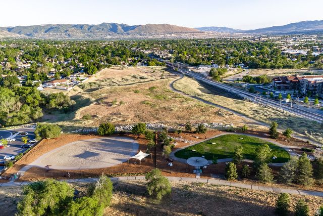 318 E DAVID CIR, Sandy, UT 84070
