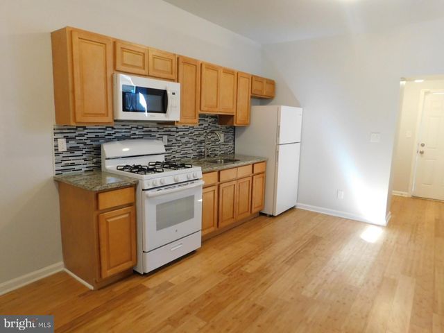 833 N 39TH ST, Philadelphia, PA 19104