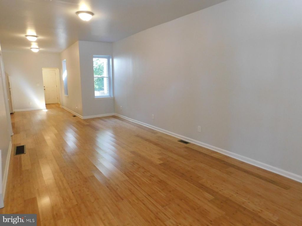 833 N 39TH ST, Philadelphia, PA 19104