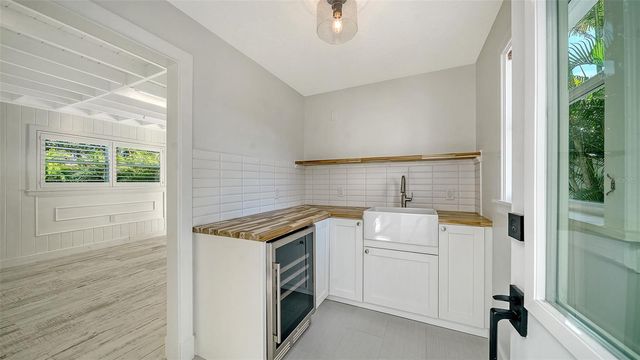 4712 HIGEL AVENUE, Sarasota, FL 34242