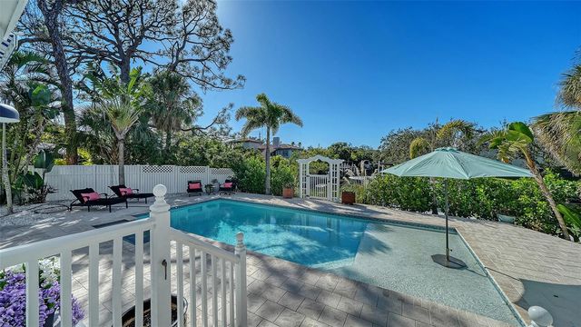 4712 HIGEL AVENUE, Sarasota, FL 34242