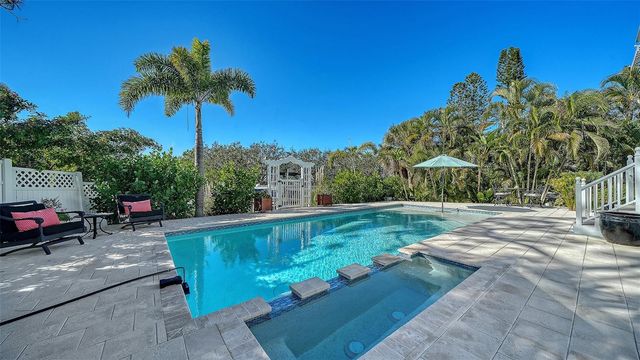 4712 HIGEL AVENUE, Sarasota, FL 34242