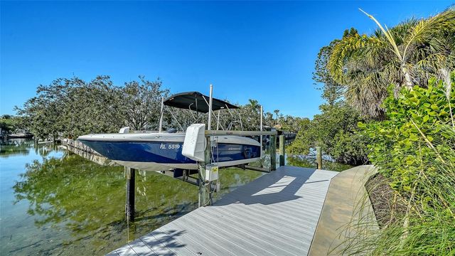 4712 HIGEL AVENUE, Sarasota, FL 34242