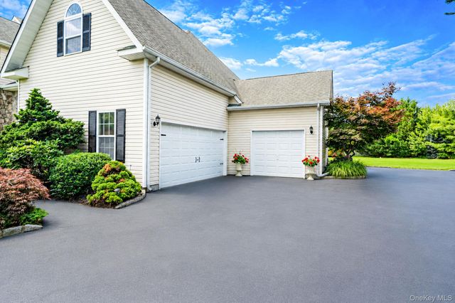 6 Westover Court, Shoreham, NY 11786