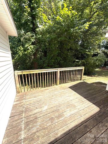 9329 Kendall Drive, Charlotte, NC 28214